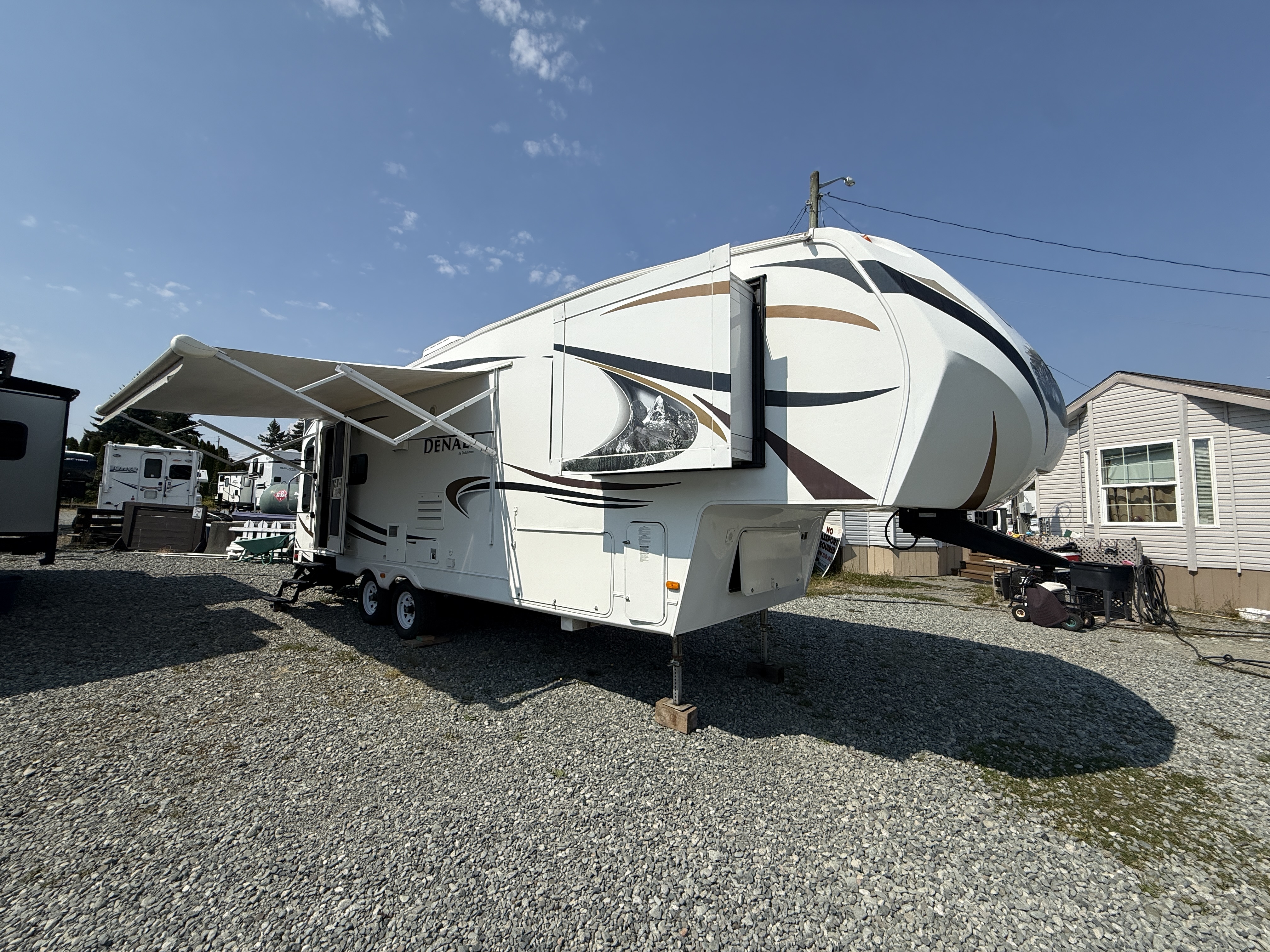2012 Dutchmen DENALI 262RLX FIFTH WHEEL