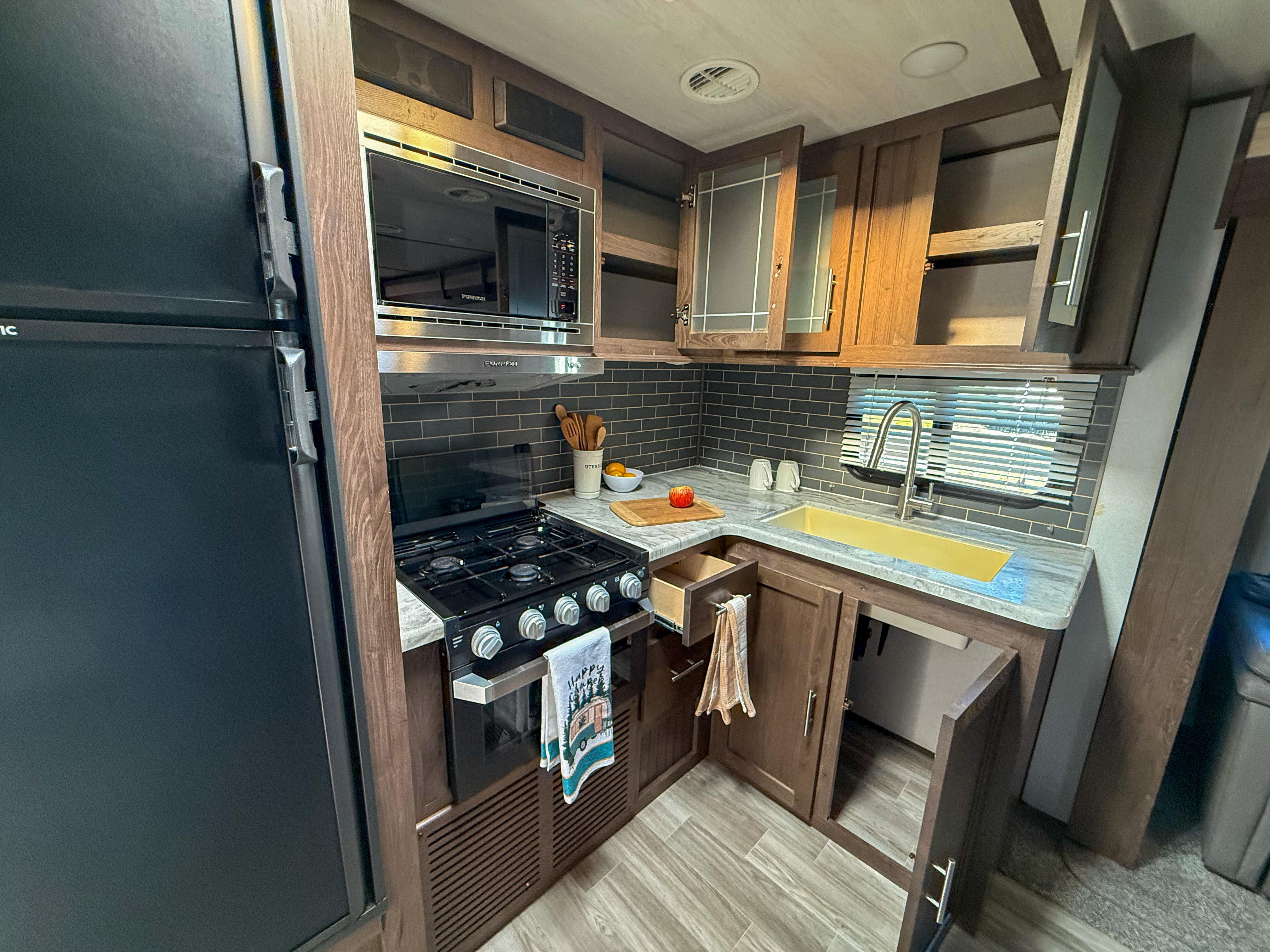 2020 Forest River WILDWOOD HERITAGE GLEN HYPER-LITE 24RKHL TRAVEL TRAILER