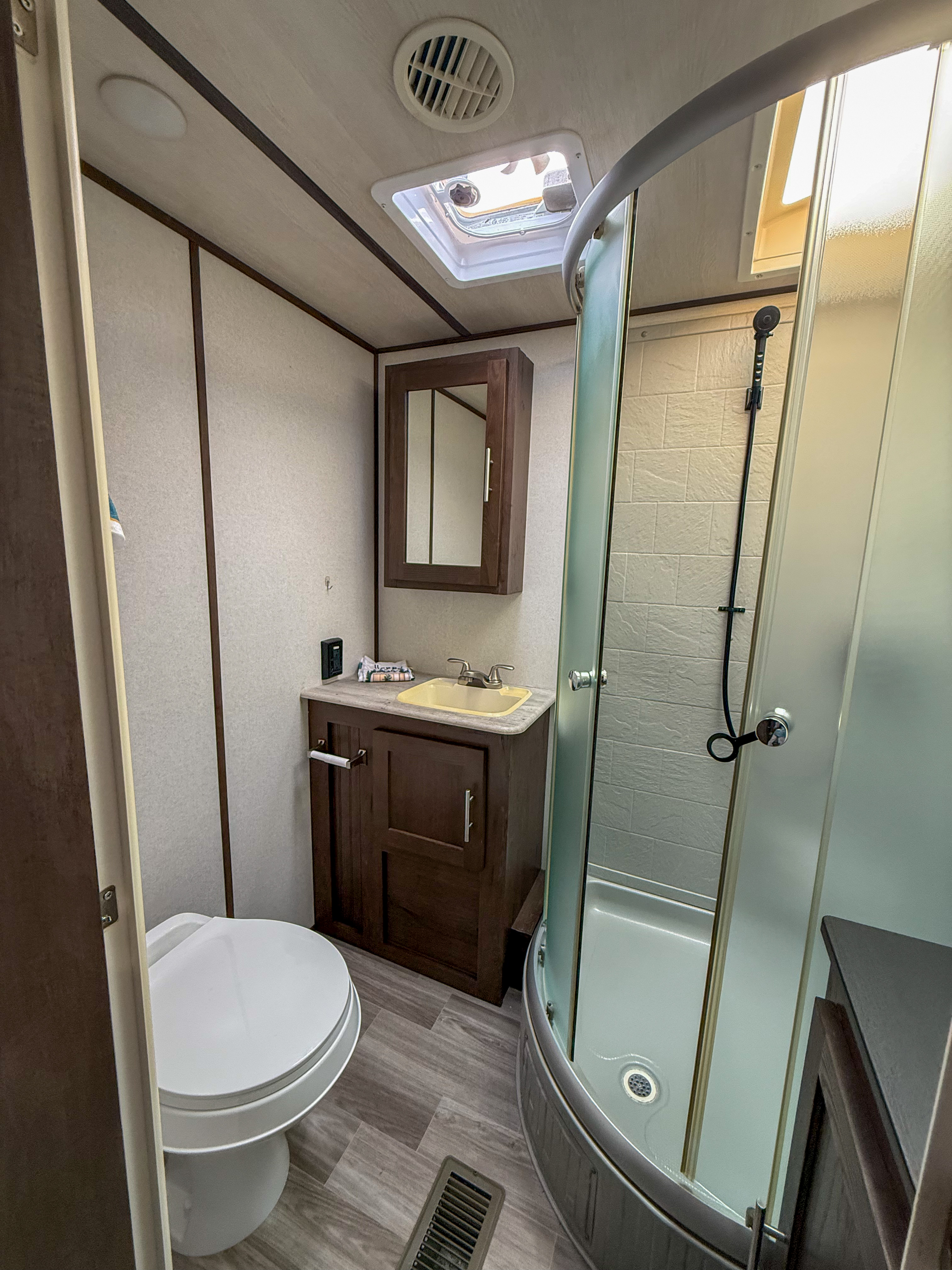 2020 Forest River WILDWOOD HERITAGE GLEN HYPER-LITE 24RKHL TRAVEL TRAILER