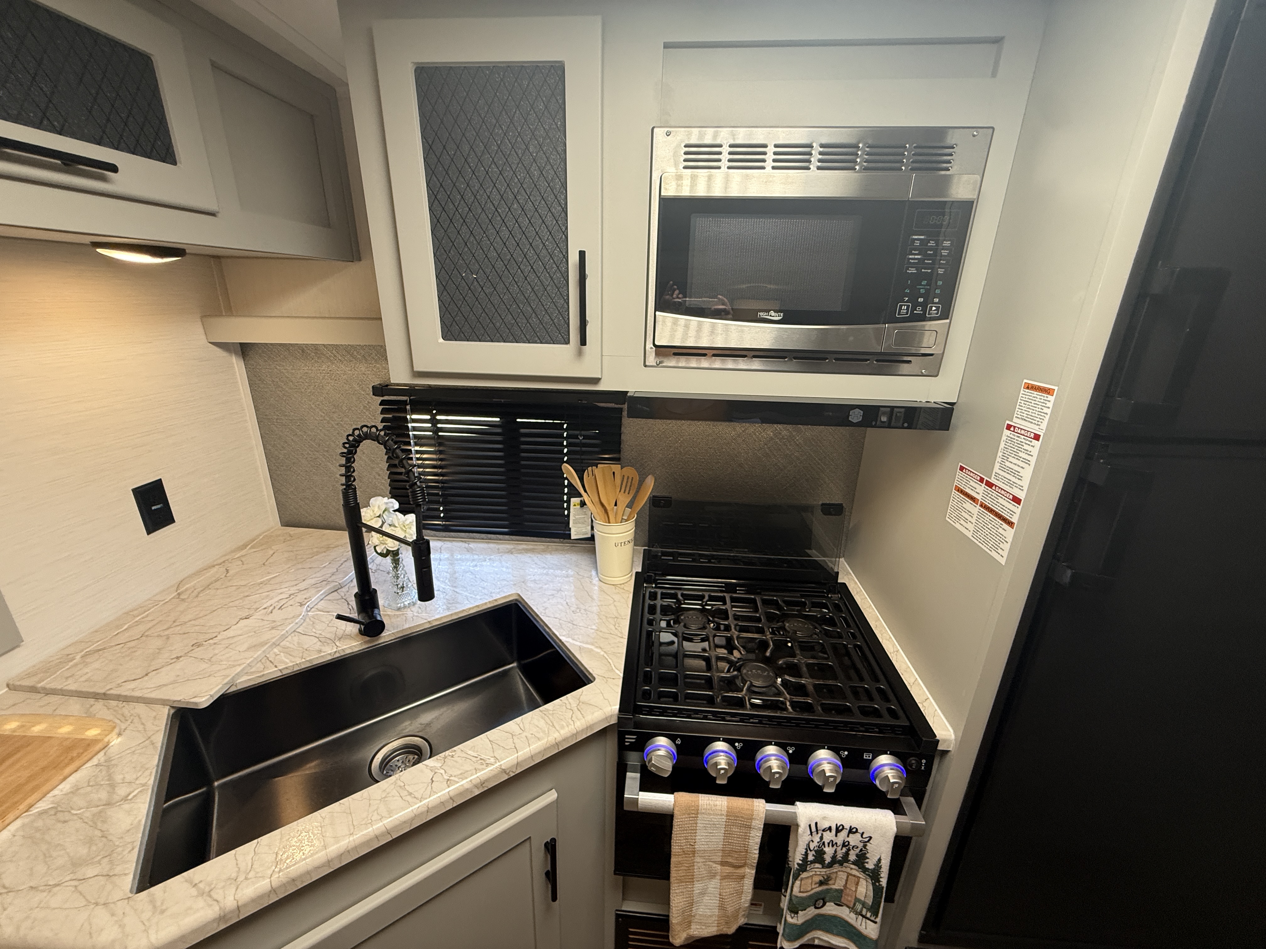 2021 Forest River ISLAND VIBE 27FK TRAVEL TRAILER