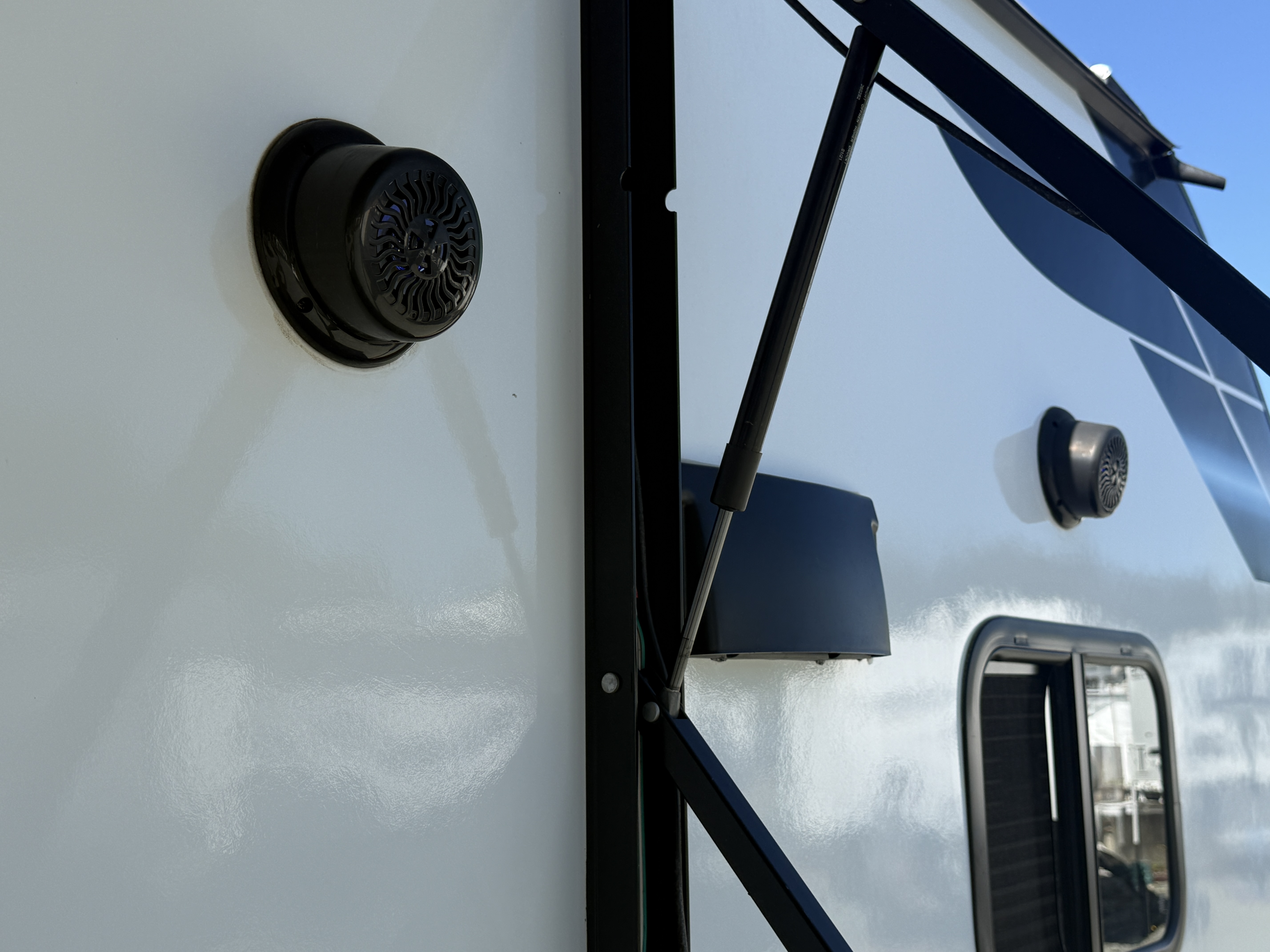 2021 Forest River ISLAND VIBE 27FK TRAVEL TRAILER