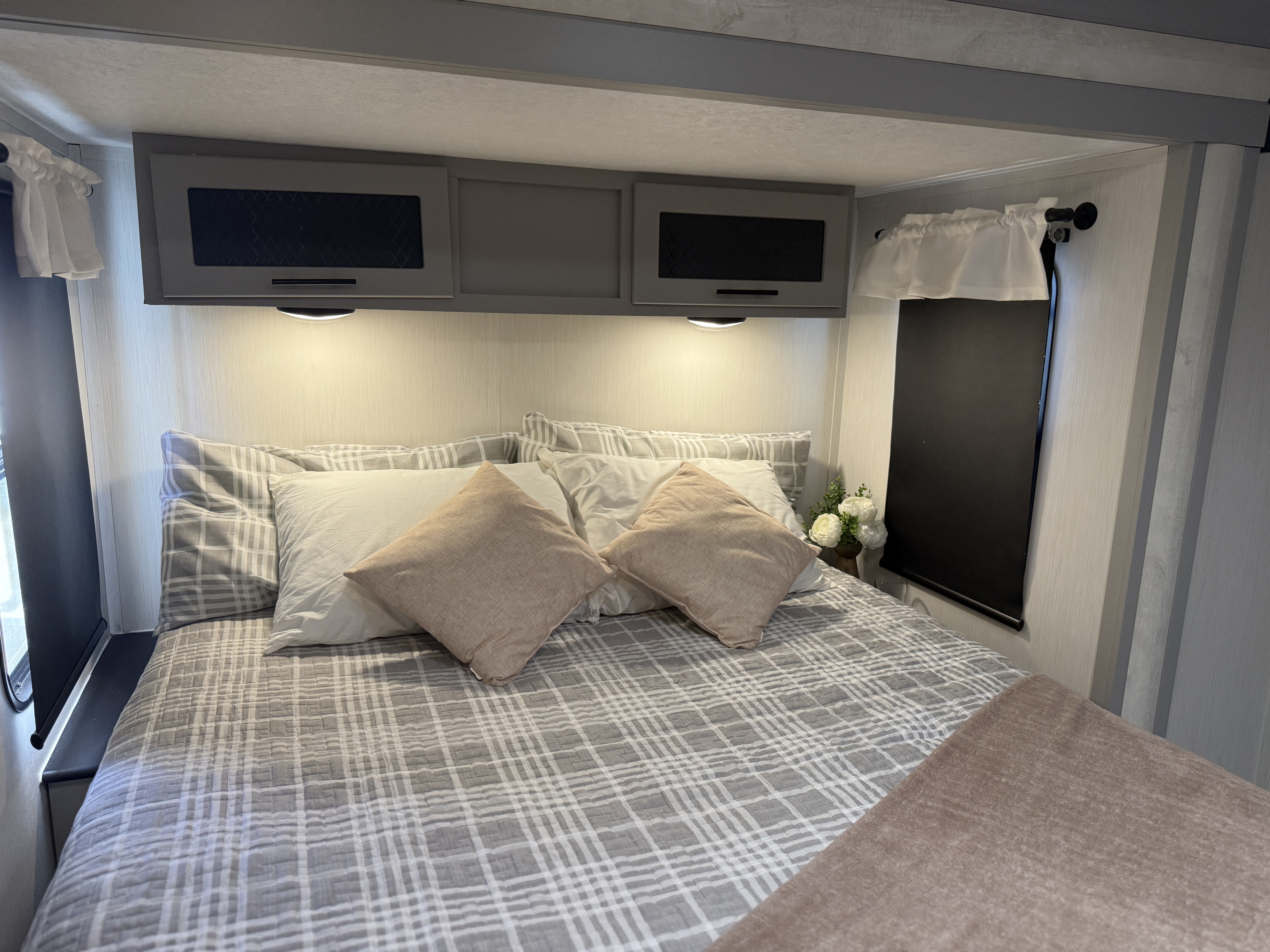 2021 Forest River ISLAND VIBE 27FK TRAVEL TRAILER
