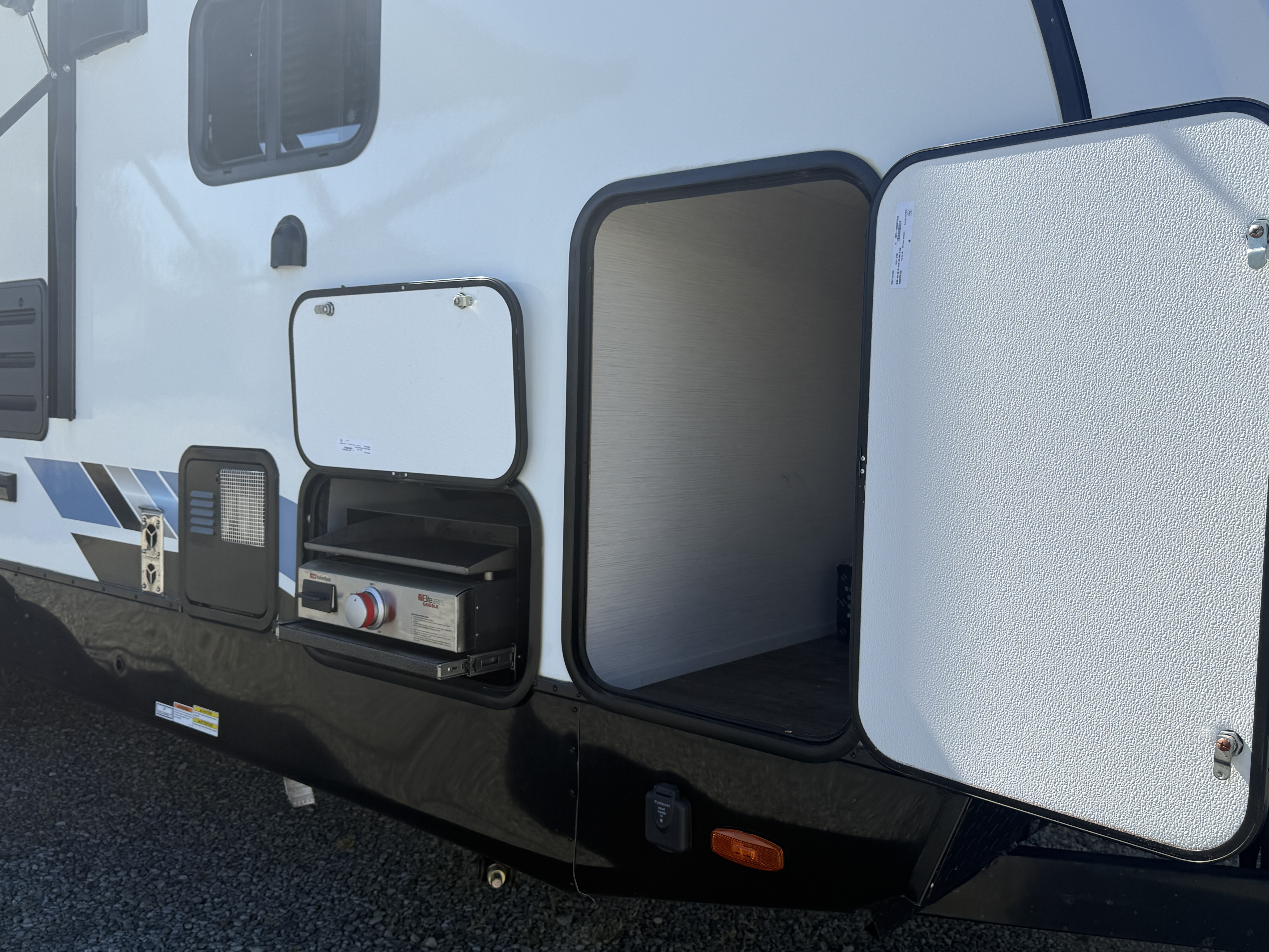 2021 Forest River ISLAND VIBE 27FK TRAVEL TRAILER