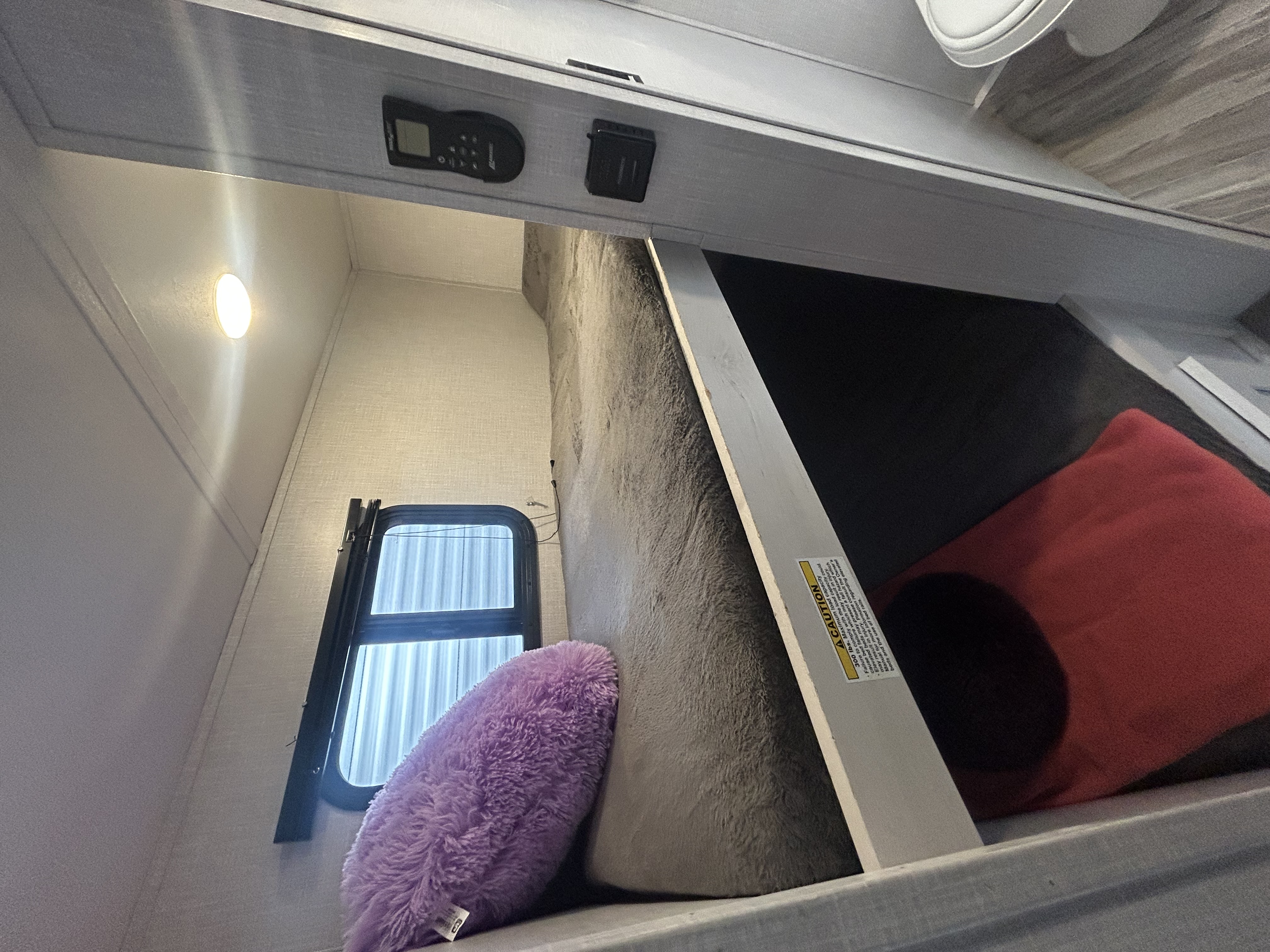 2022 Dutchmen Coleman Rubicon 1708bh TRAVEL TRAILER