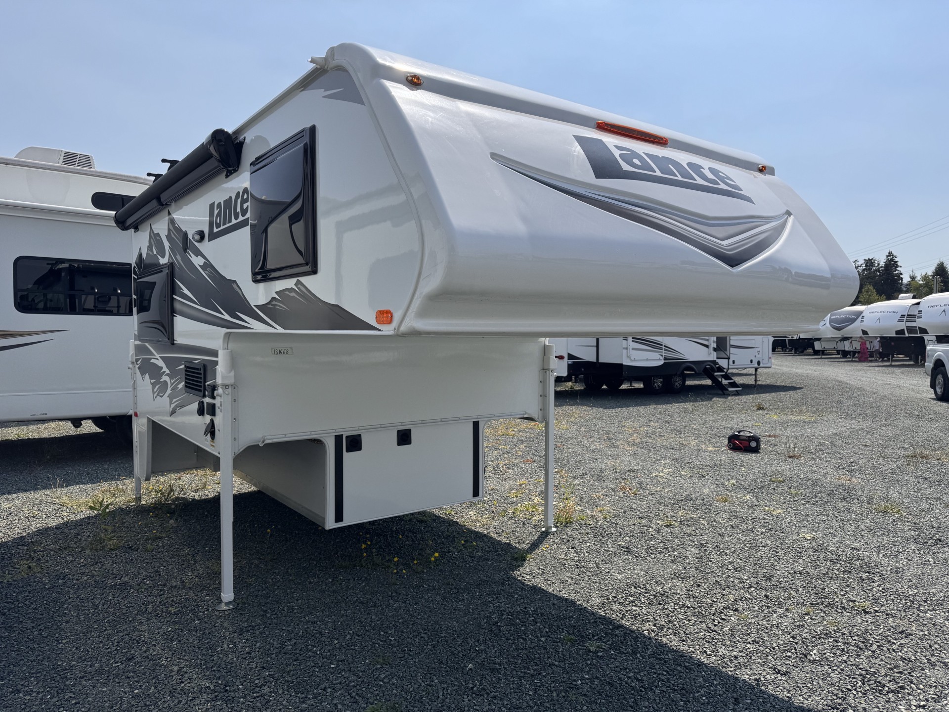 2027 Lance 850 Truck Camper