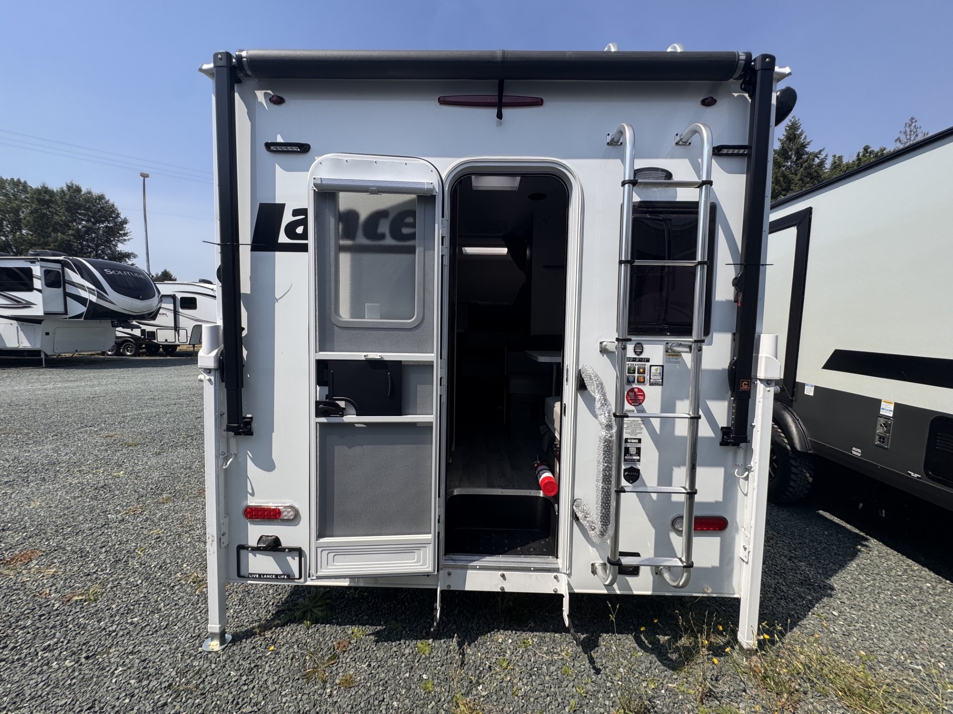 2027 Lance 850 Truck Camper