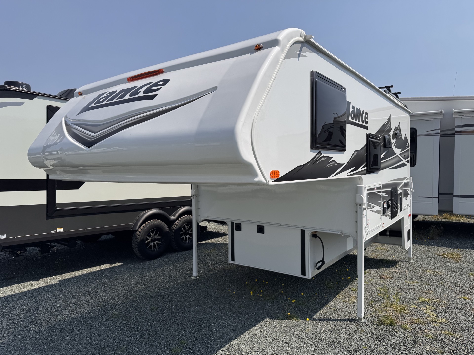 2027 Lance 850 Truck Camper