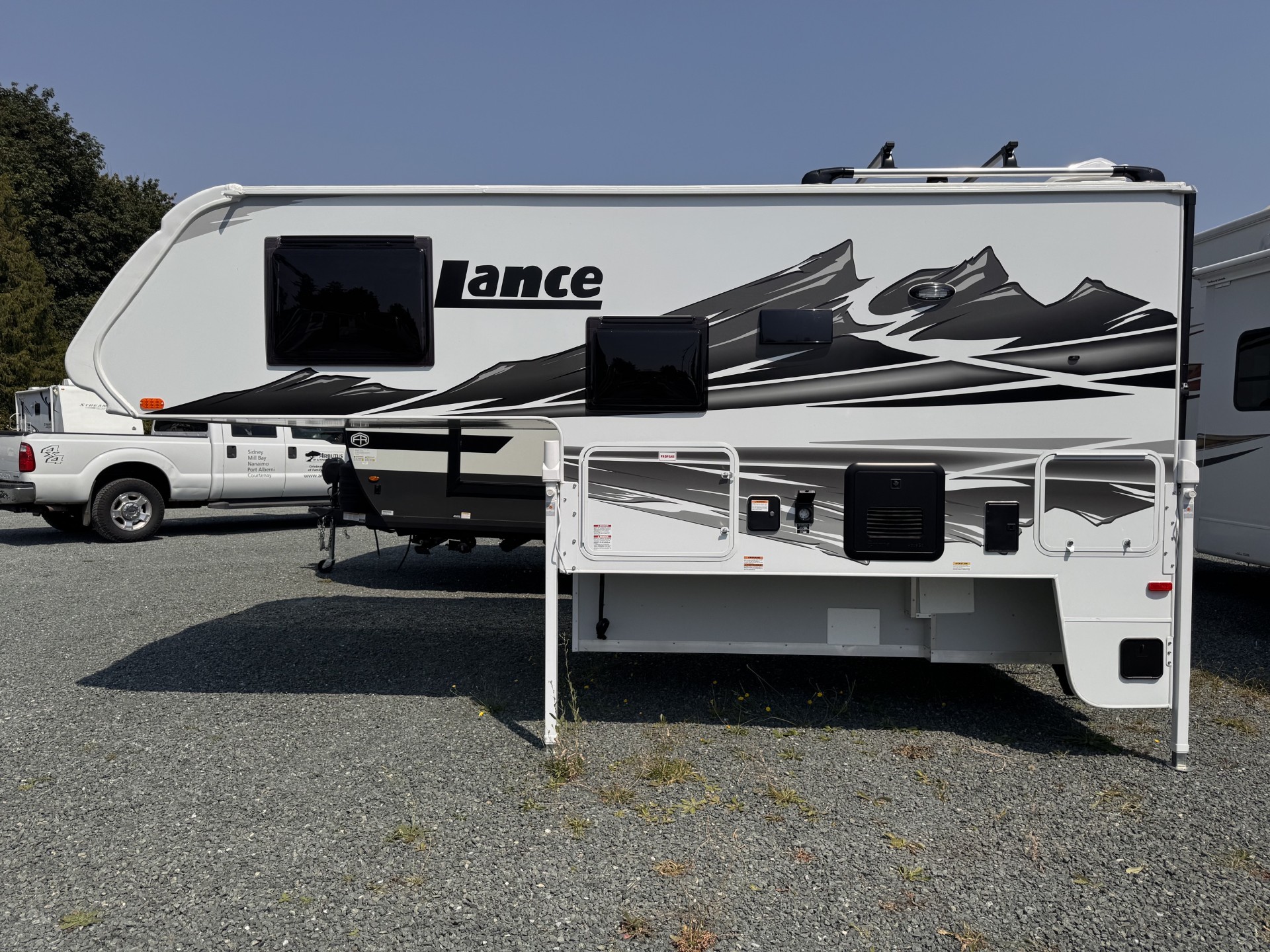2027 Lance 850 Truck Camper